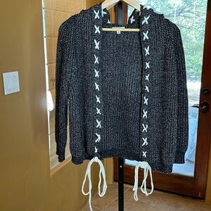 EARTHBOUND TRADING CO. BLACK CREAM SWEATER SIZE SMALL